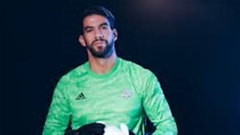 الكابتن شريف اكرامي حارس مرمى نادي بيراميدز،
