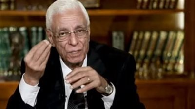 حسام موافي يحذر من العلاج بالأعشاب: «كارثة صحية»