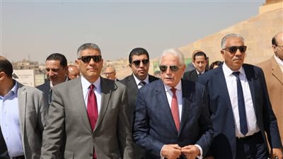 زيارة مستشاري رئيس الجمهورية ومحافظ الجيزة لتفقد المنطقة الأهرامات استعدادا لتطويرها