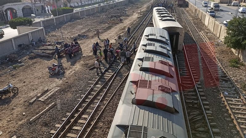 جانب من الواقعة في طنطا بخطوط السكك الحديدية 
