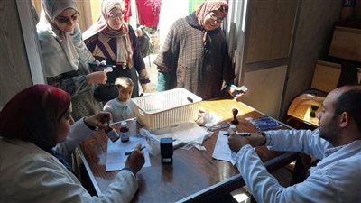 كشف طبي وعلاج مجانا على 780 مواطنا بمركز فارسكور مارس الحالي