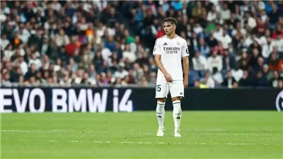 غضب مدريدي على أسينسيو بعد طرده أمام باتشوكا.. الأخطاء تتكرر والصبر ينفذ
