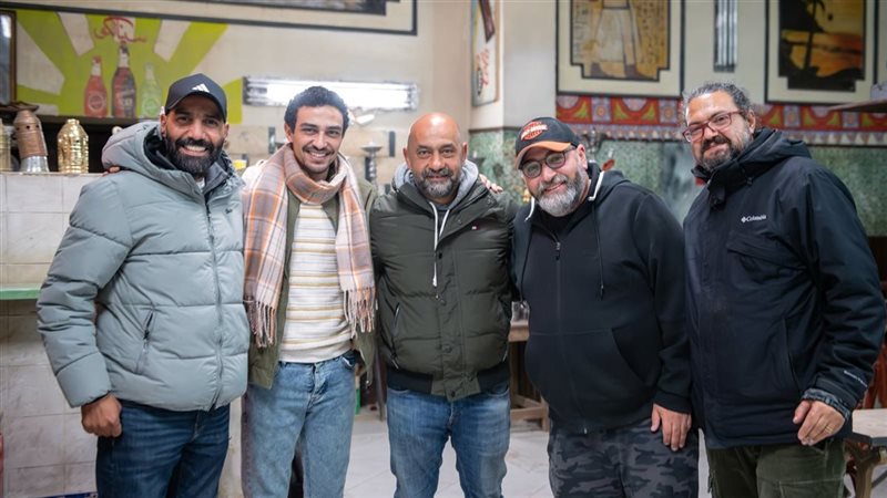 صناع الدراما يزورون موقع تصوير مسلسل قهوة المحطة
