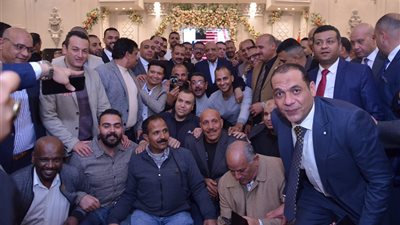 وزير الكهرباء يستجيب للعاملين ويوجه بدراسة زيادة المنحة