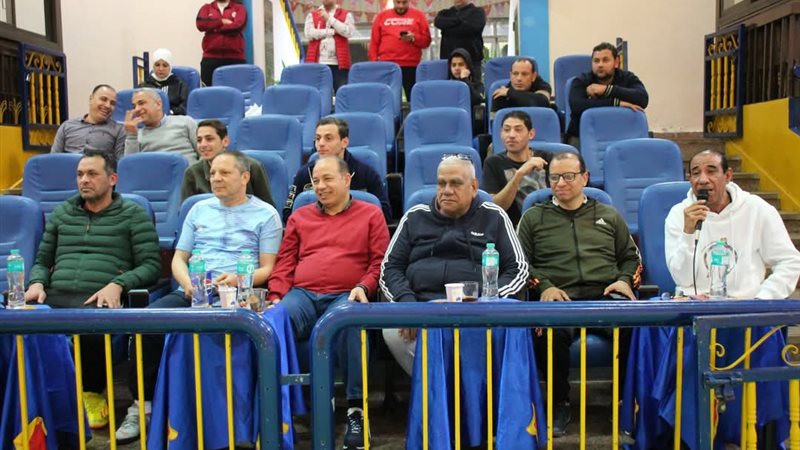 رئيس جامعة المنصورة في مباريات نصف النهائي بالدورة الرمضانية