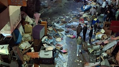 إصابة 7 أشخاص إثر حريق مخزن أخشاب في المنتزة بالإسكندرية