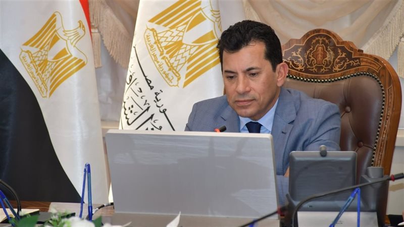 وزير الشباب والرياضة