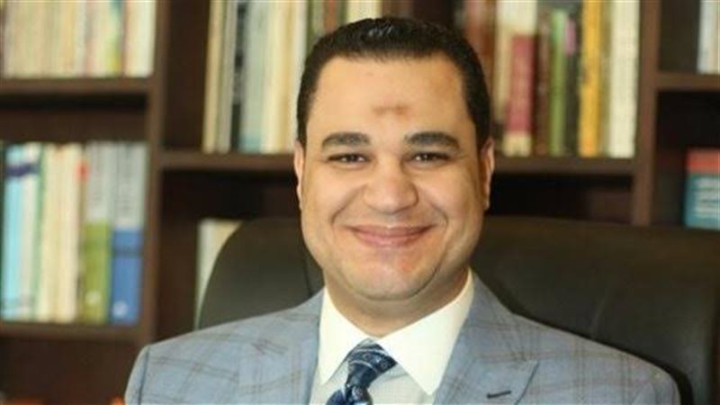 الدكتور أحمد هارون،