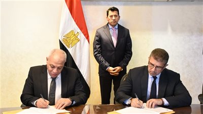 وزير الرياضة يشهد مراسم توقيع بروتوكول تعاون مع هيئة تنمية الصعيد