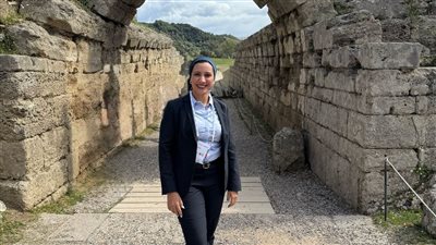 المصرية آية مدني تشارك في افتتاح الدورة 144 للجنة الأولمبية الدولية باليونان