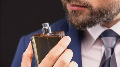 هل الكحول الموجود بالمعطرات يؤدي إلى الفطر؟.. أمين الفتوى يجيب (فيديو)