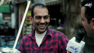 حكاية عوض بائع الكسكسي الذي لم تمنعه الظروف من نشر الكرم في رمضان| فيديو