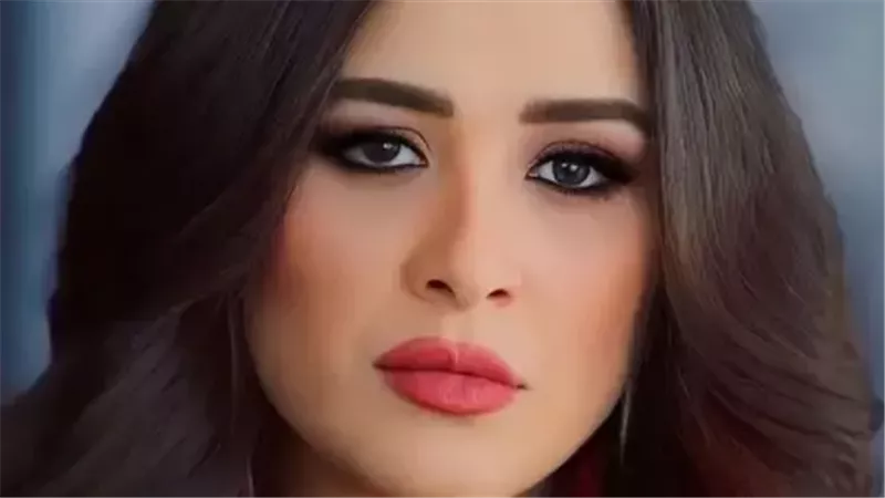 ياسمين عبد العزيز