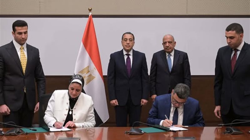 خلال التوقيع 