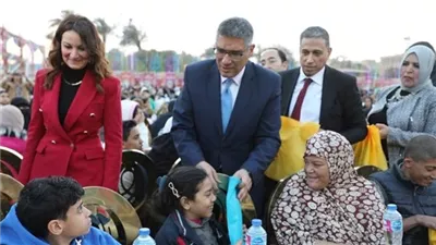 محافظ الجيزة يشارك 4 آلاف طالب من ذوي الهمم والأيتام حفل إفطار جماعي