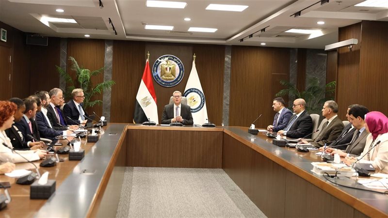 وزير البترول ووفد الشركة المستثمرة في منجم السكري
