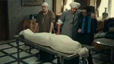 مسلسل حكيم باشا الحلقة 21.. مصطفى شعبان يُغسل عمه، ويطالب ميدو عادل بمسامحة والده
