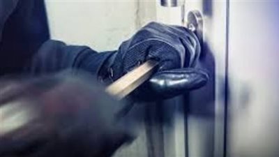 سقوط لص داخل عقار بالطالبية.. حارس يضبطه متلبسًا بعد قطع كاميرات المراقبة