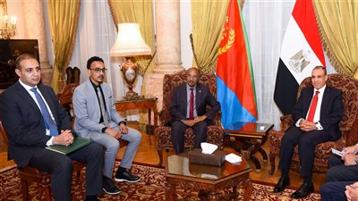 وزير الخارجية والهجرة يستقبل نظيره الإريتري في القاهرة