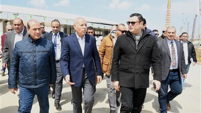 وزير الإسكان ومحافظ القاهرة يتفقدان مشروع حدائق تلال الفسطاط بمنطقة مصر القديمة