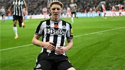 برشلونة يحسم صفقة أنتوني جوردون في واحدة من أكبر صفقات الصيف