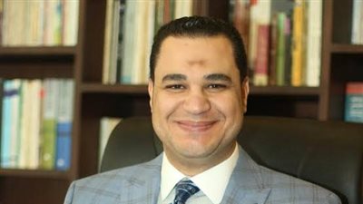 القلب المكسور.. حقائق علمية يكشفها أستاذ طب نفسي عن الضغط النفسي