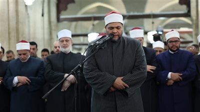 الجامع الأزهر كامل العدد أثناء صلاة الترويح في الليلة الـ24 من شهر رمضان