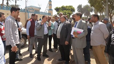 فى جولة مفاجئة لمحافظ أسيوط.. إزالة نواتج تطهير الترع وتطوير مداخل بعض القرى