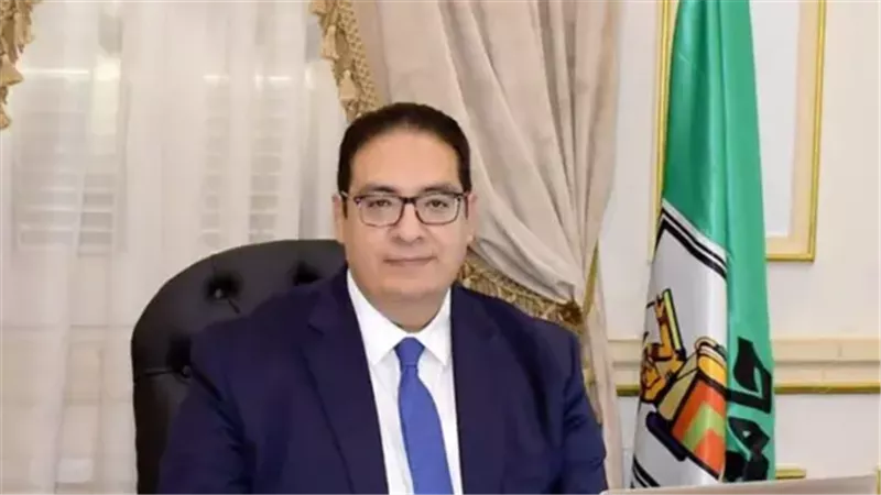 رئيس جامعه القاهرة 