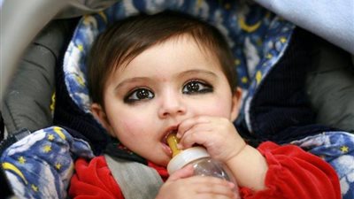 نتائج كارثية، أضرار استخدام الكحل في عين الأطفال والبدائل الآمنة