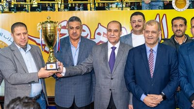 تتويج فريق أمانة البندر بكأس دوري كرة القدم في الفيوم