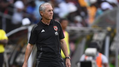 الجهاز الفني لـ الأهلي يبدأ رحلة استكشاف الهلال السوداني قبل مباراة ربع النهائي