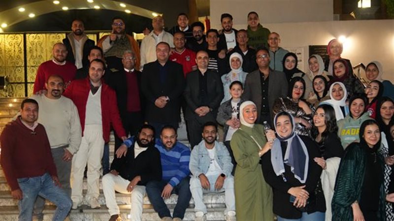 صورة تذكارية لحفل إفطار موقع الجمهور الإخباري