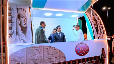 محافظ سوهاج يتفقد نموذج عربة حضارية لخدمة المواطنين بالكورنيش الغربي