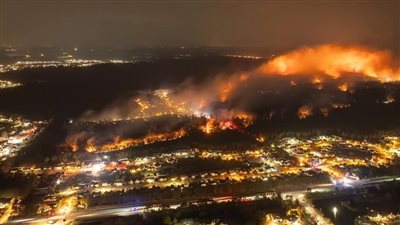 استمرار حرائق الغابات في ولايتي كارولينا الشمالية والجنوبية ينذر بكوارث كبرى