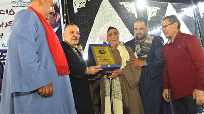 محافظ أسيوط يشارك في إفطار رمضاني ويكرّم حفظة القرآن بجزيرة المعابدة