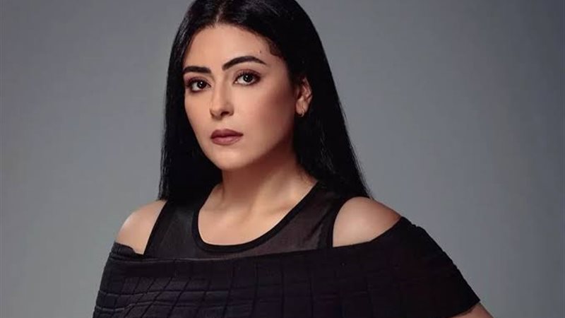 الفنانة نهي عابدين