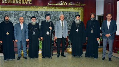 محافظ الأقصر يستقبل الأنبا يواقيم للتهنئة بعيد الفطر
