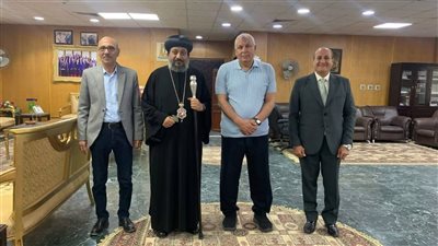 أسقف الوادي الجديد يهنئ المحافظ بعيد الفطر.. والزملوط يشيد بالمحبة المتبادلة