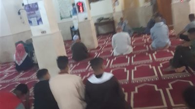 مسجد الشيخ إسماعيل بأخميم يستقبل المصلين في صلاة العيد