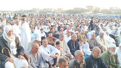 بث مباشر.. الآلاف يؤدون صلاة العيد بالساحات الشعبية في المنوفية