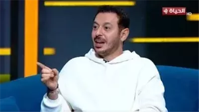 مصطفى شعبان وأسرة 