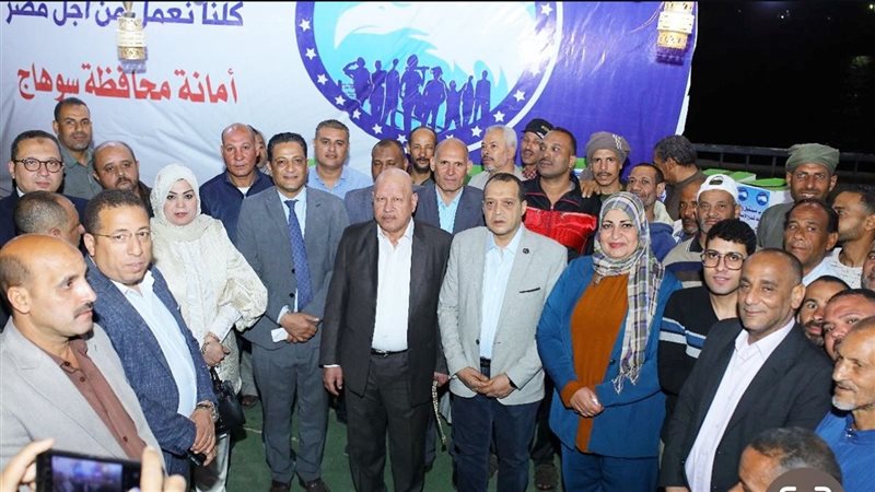 جانب من إفطار عمال النظافة