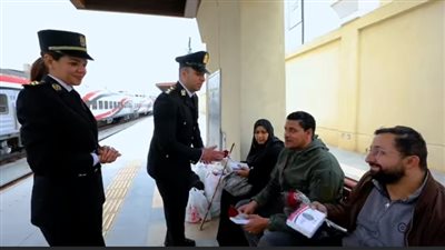 الداخلية.. توزع الهدايا على المواطنين احتفالا بعيد الفطر  المبار