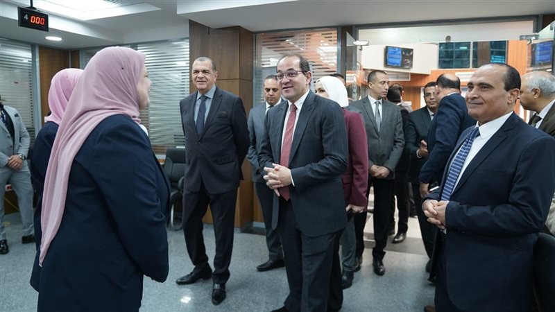 جانب من زيارة وزير المالية 