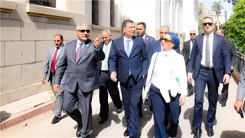 وزيرا البيئة والزراعة يتفقدان المتحف الزراعي بالدقي