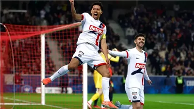 بعد تتويجه بلقب الدوري الفرنسي.. ماركينيوس يحقق رقما تاريخيا مع «باريس»