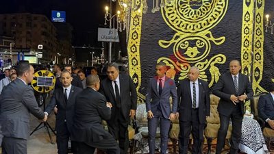 بحضور نجل الراحل.. محافظ الدقهلية يتلقى عزاء السكرتير العام في المنصورة