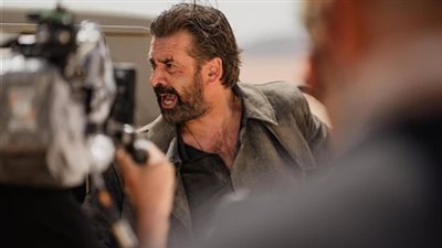 أحمد عز وكريم عبد العزيز يعلنان انتهاء تصوير فيلم 7Dogs (فيديو)