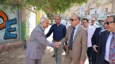 محافظ المنيا يُجري جولة تفقدية بمدرسة بني مزار الرسمية المتميزة للغات